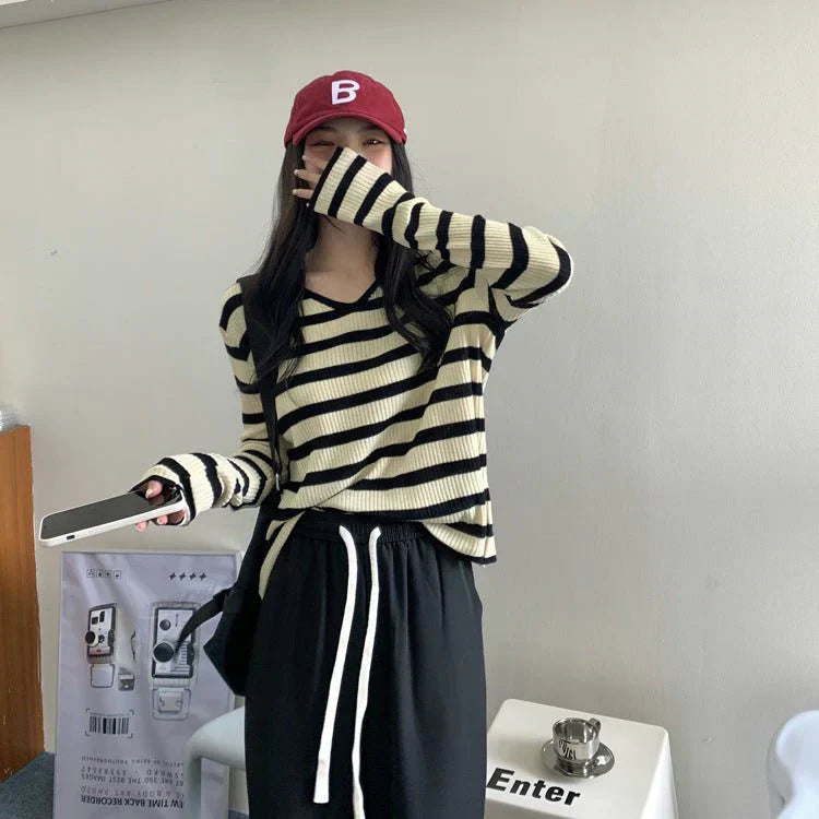 Womens V-neck Striped Knit Top With Long Sleeves